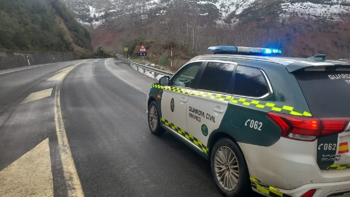 carreteras en León: nieve en la N-630, cortes en túneles de la AP-66
