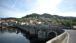Carreteras en Pontevedra: cortes en la AG-57 y obras en los túneles de la A-52 marcan la jornada