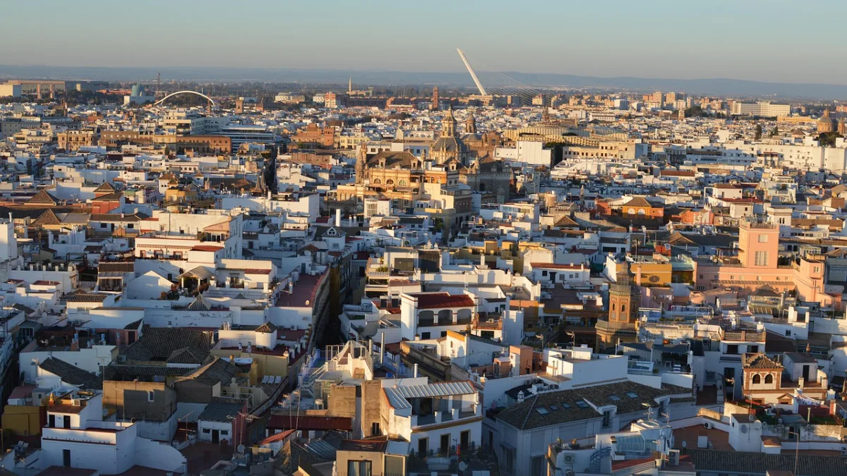 El mapa de las incidencias en Sevilla: obras en la A-4 y cortes por inundaciones marcan la jornada