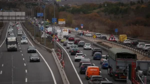 Estado de las carreteras en Aragón: cortes totales en vías clave y visibilidad reducida por niebla