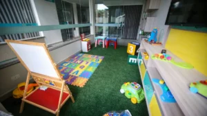 Huelga indefinida de escuelas infantiles en Madrid: Servicios mínimos y calendario de protestas