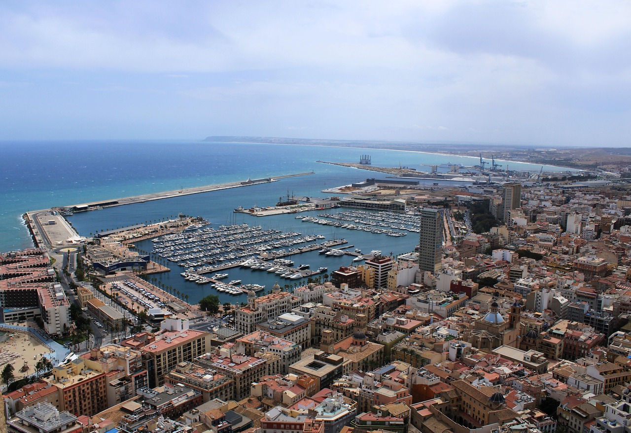 Tráfico en Alicante esta semana del 26 al 31 de mayo: manifestaciones educativas y obras activas