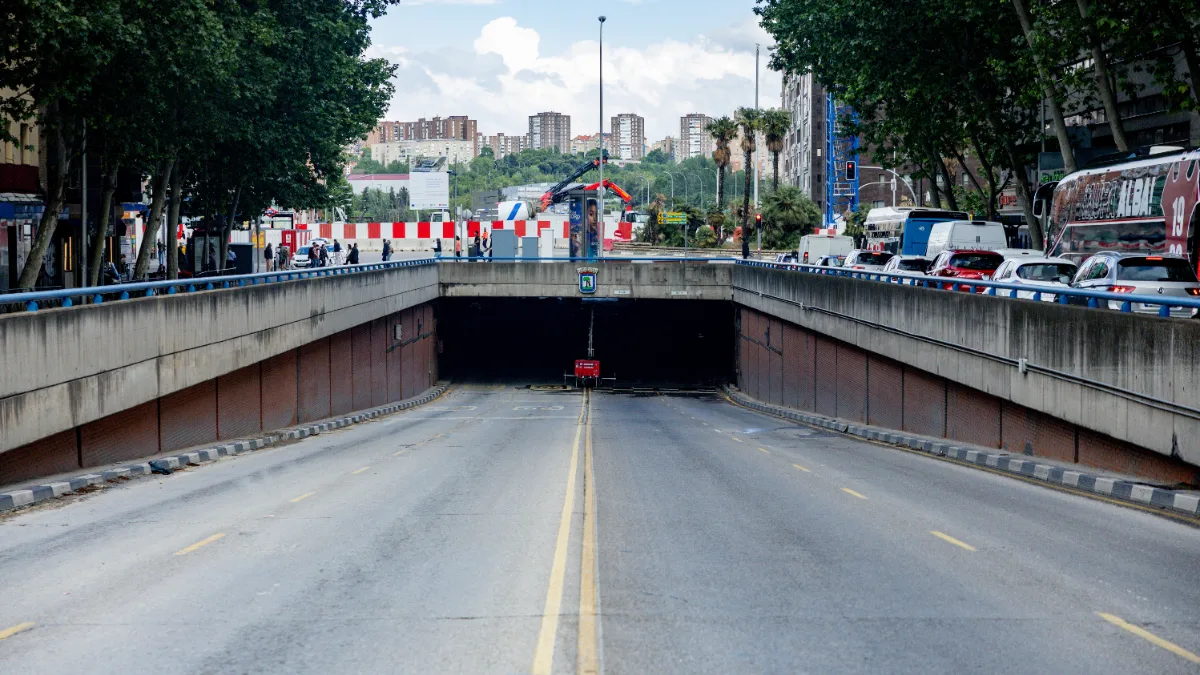 Obras del Metro L11 en Conde de Casal