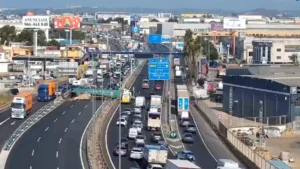 Accidente en la A-3 en Loriguilla corta la entrada a Valencia y el carril izquierdo sentido Madrid
