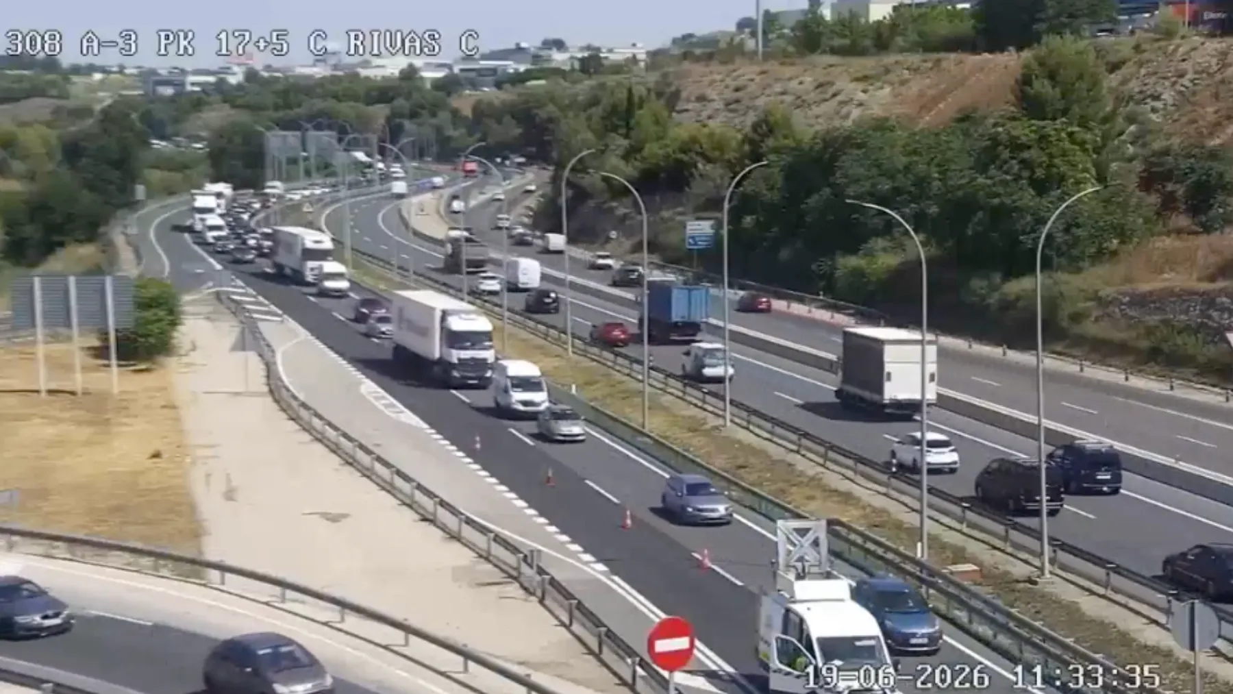 Accidente en la A-3 hoy última hora: carril cortado en Rivas Vaciamadrid y alcance en la A-2 en Alcalá de Henares
