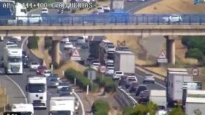 Accidente en la AP-7 en Castellón en Alquerías: 2 km de retenciones sentido Valencia