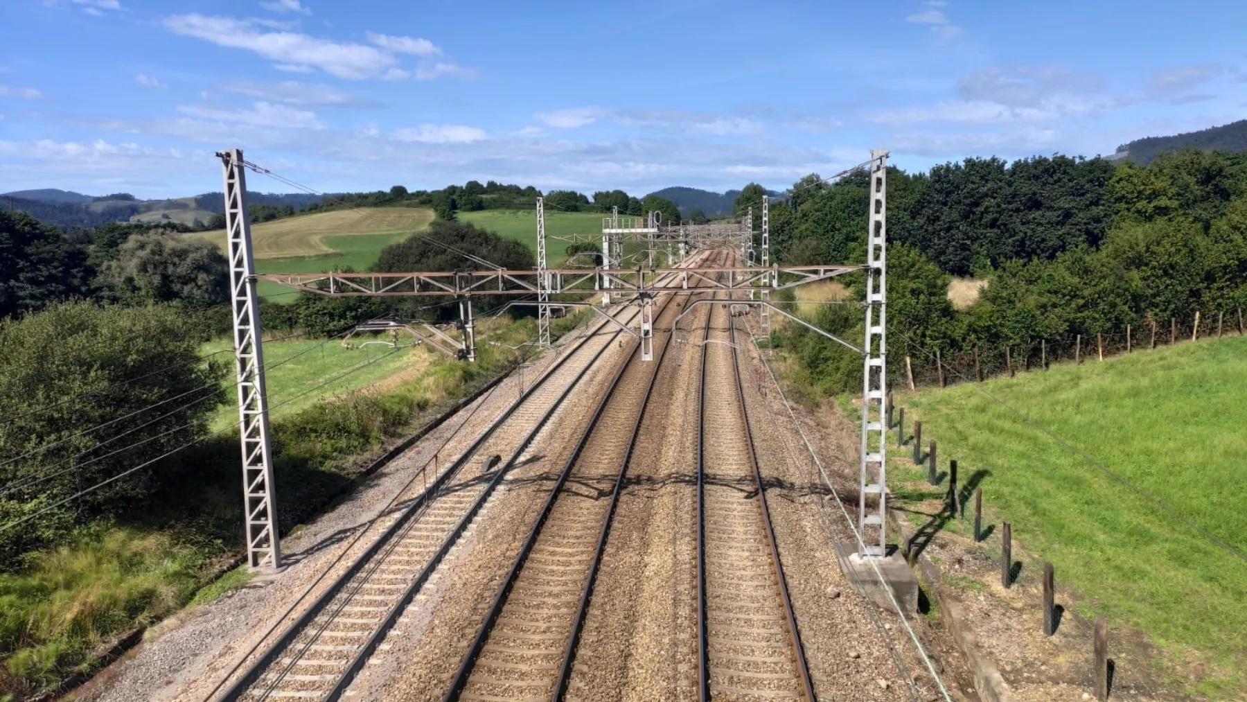 Problemas en la línea Santander-Oviedo: suspendidos los trenes entre Posada y Llanes tras una colisión