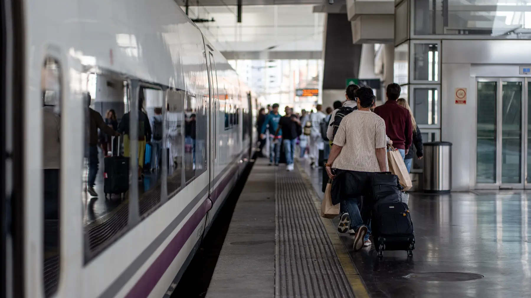 Huelga de Renfe el 29 de junio: cancelados más de 300 trenes AVE, Media Distancia y Larga Distancia