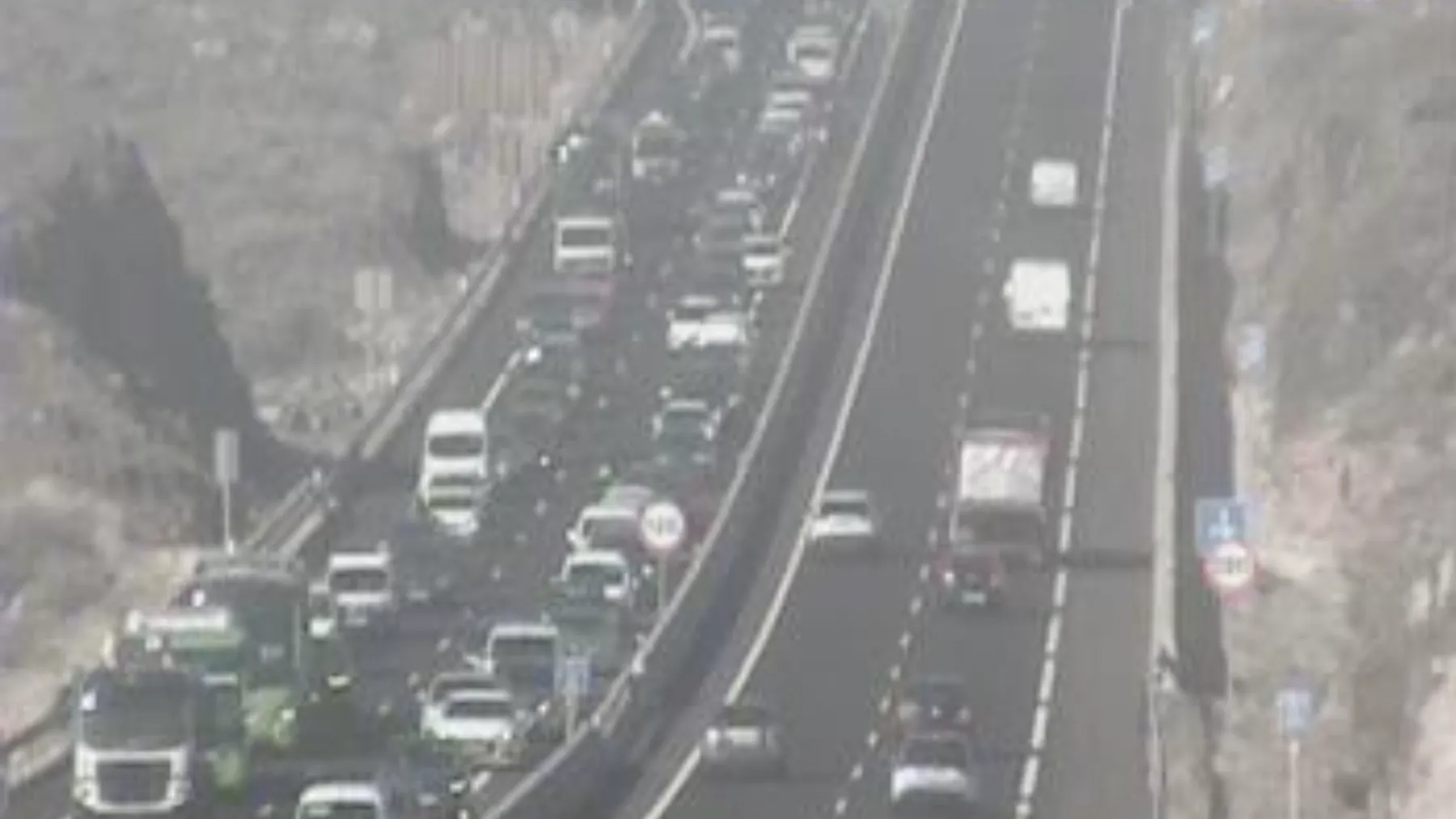 Accidente en la TF-1 en Güímar complica el tráfico sentido Santa Cruz de Tenerife