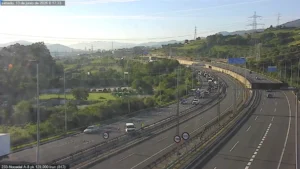 Accidente en la A-8 en Ortuella con más de 3 kilómetros de retención sentido Cantabria