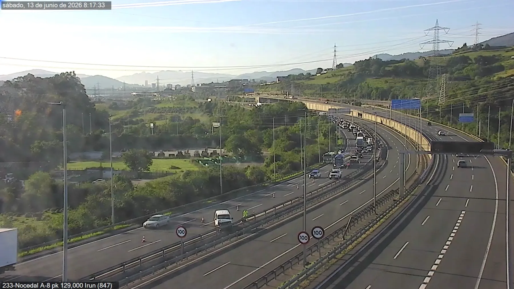 Accidente en la A-8 en Ortuella con más de 3 kilómetros de retención sentido Cantabria