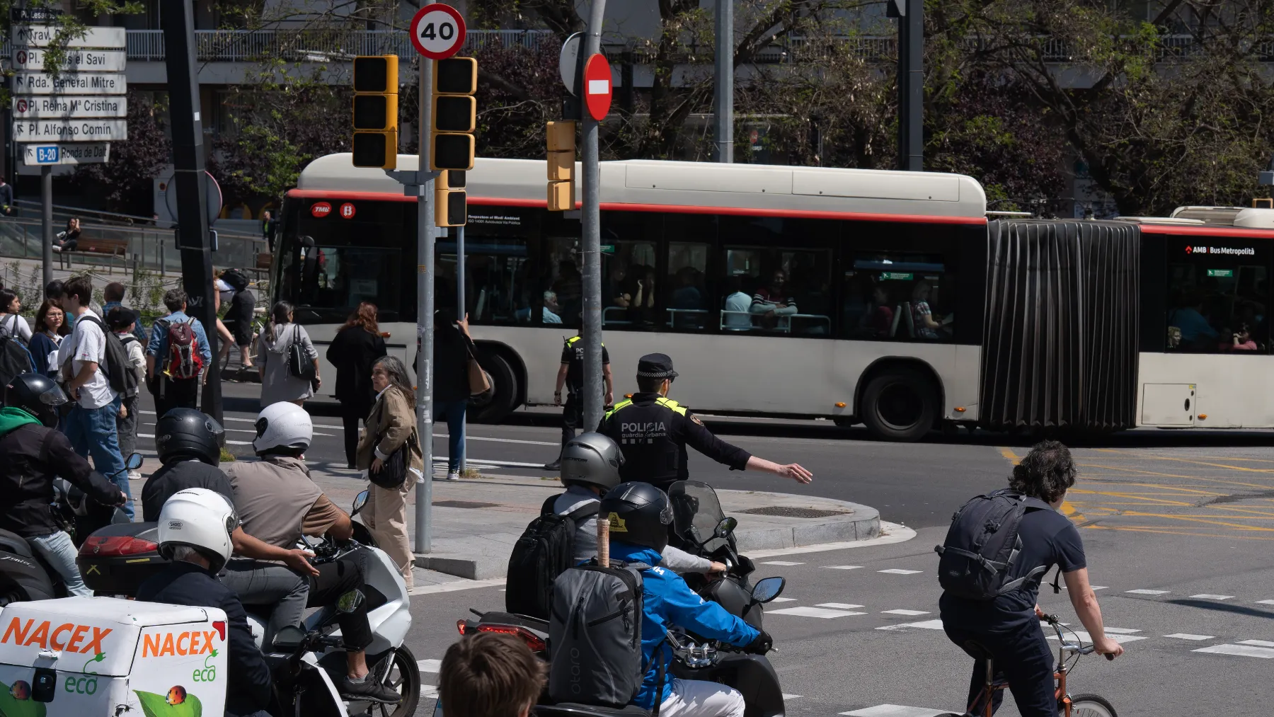 Cortes en Barcelona este domingo: Sants y Gran de Gràcia cerradas al tráfico y obras activas en las principales autopistas