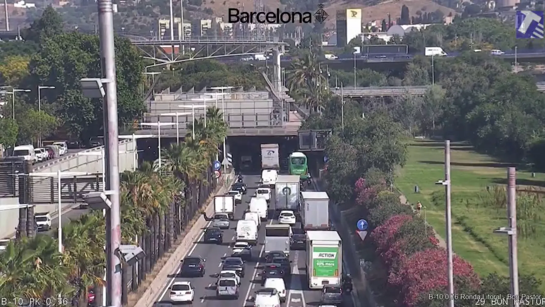 Cortado un carril de la B-10 Ronda Litoral, Barcelona: Un vehículo averiado ocupa un carril de sentido Trinitat en dirección Santa Coloma