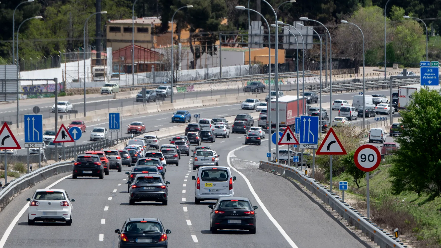Problemas en la A-3: obstáculos y retenciones complican la circulación entre Madrid, Rivas y Arganda