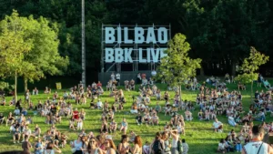 Bilbao BBK Live 2026: cortes de tráfico, accesos a Kobetamendi, autobuses lanzadera y cómo llegar