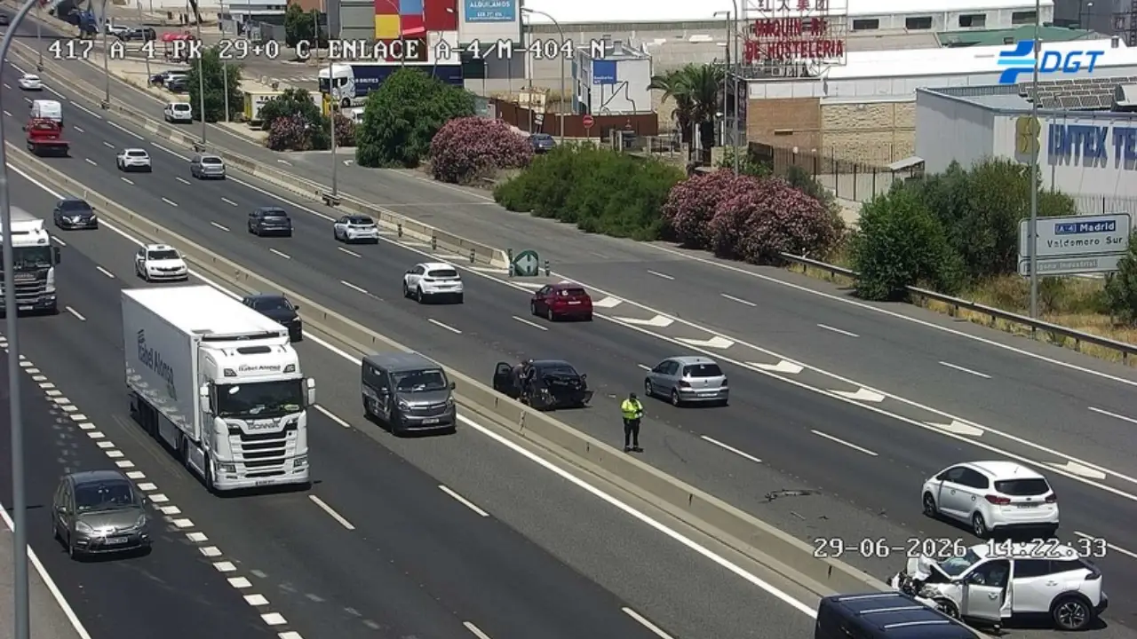 Retenciones en la A-4 de Madrid por un accidente en Valdemoro: dos carriles cortados hacia la capital