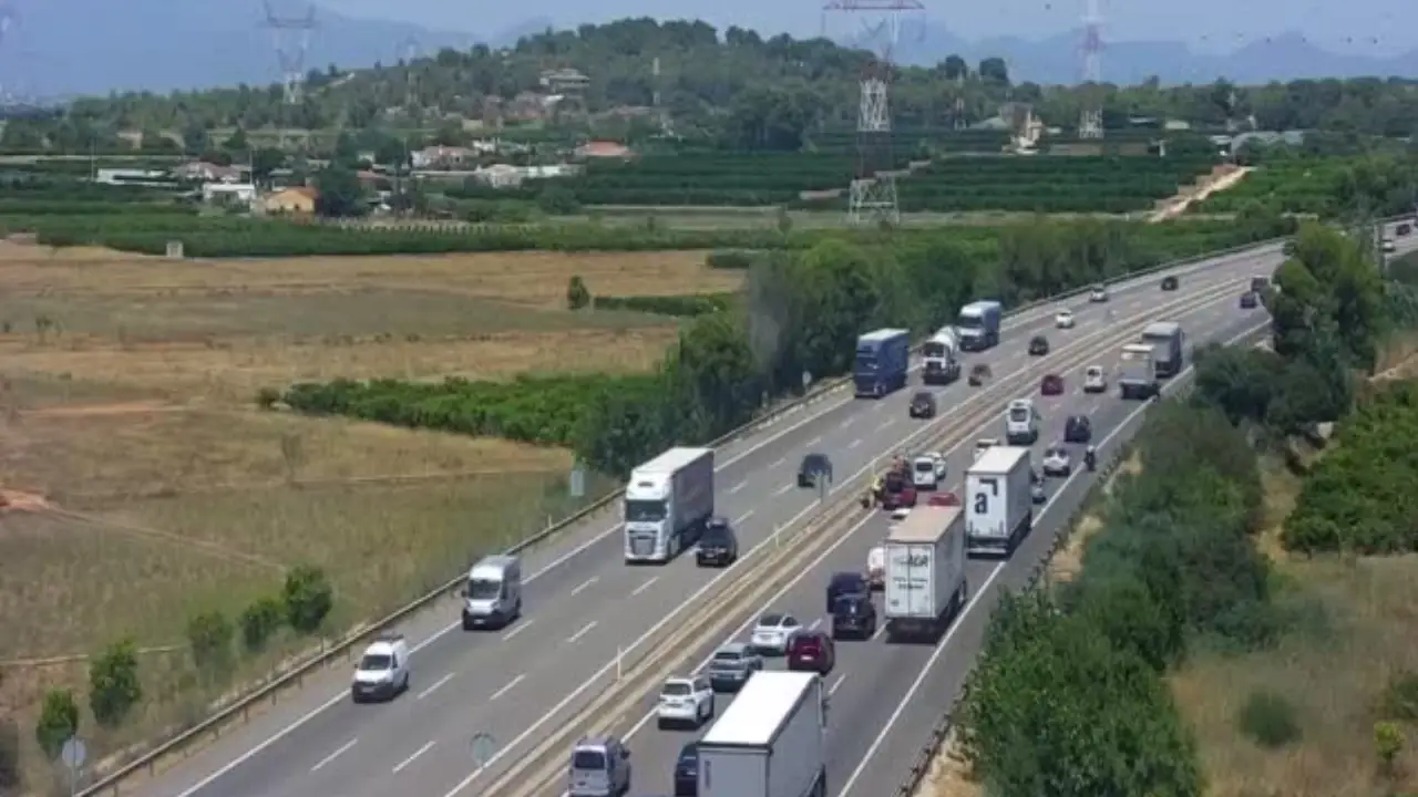 Nuevo accidente en la A-7 en Valencia, a la altura de Loriguilla, complica la circulación hacia Castellón