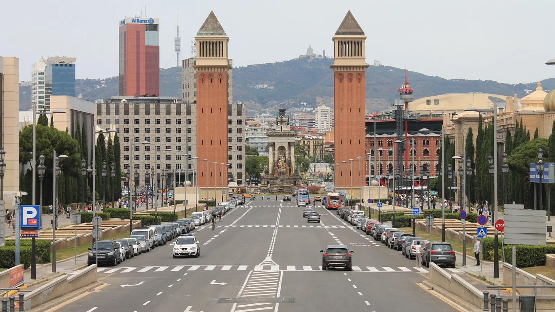Cortada la C-15b en Barcelona: un accidente bloquea la carretera en Canyelles en ambos sentidos