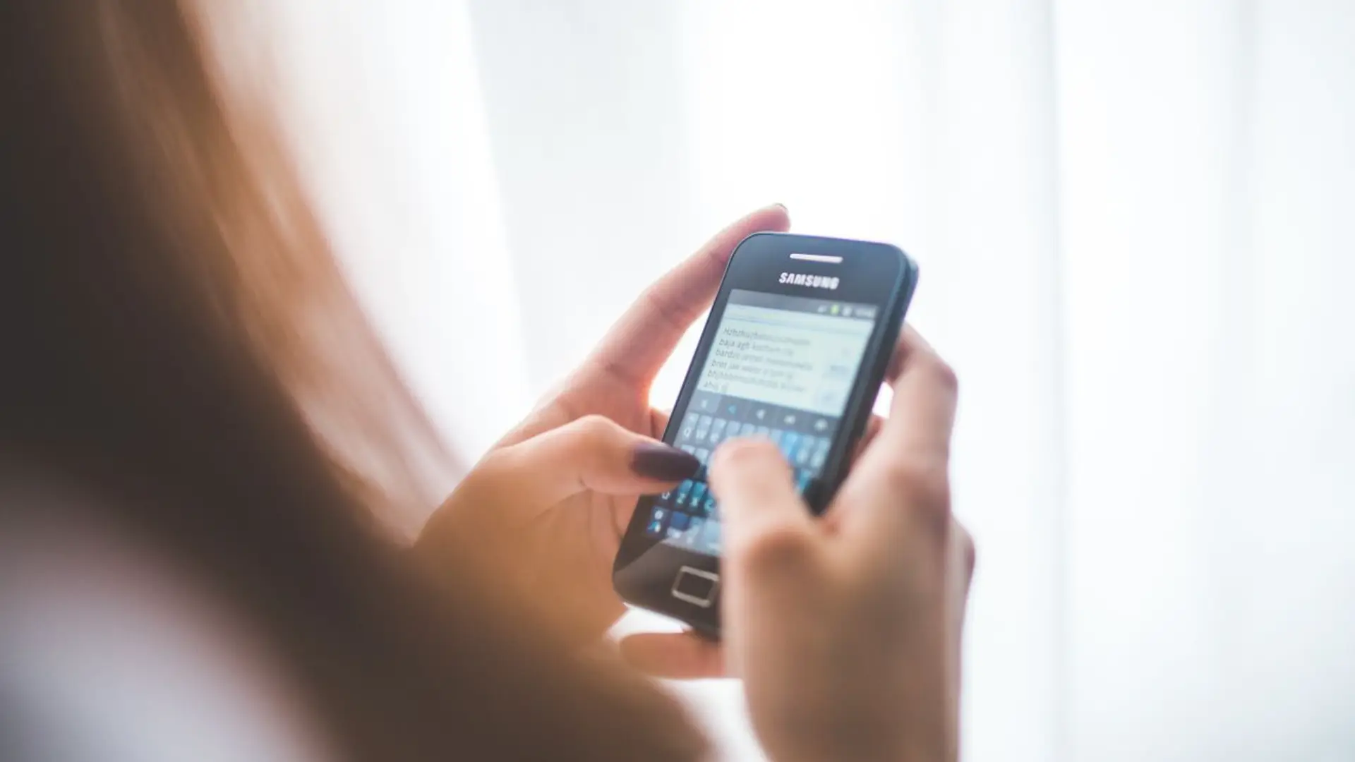 La DGT alerta de una nueva estafa por SMS: así intentan robar datos haciéndose pasar por Tráfico