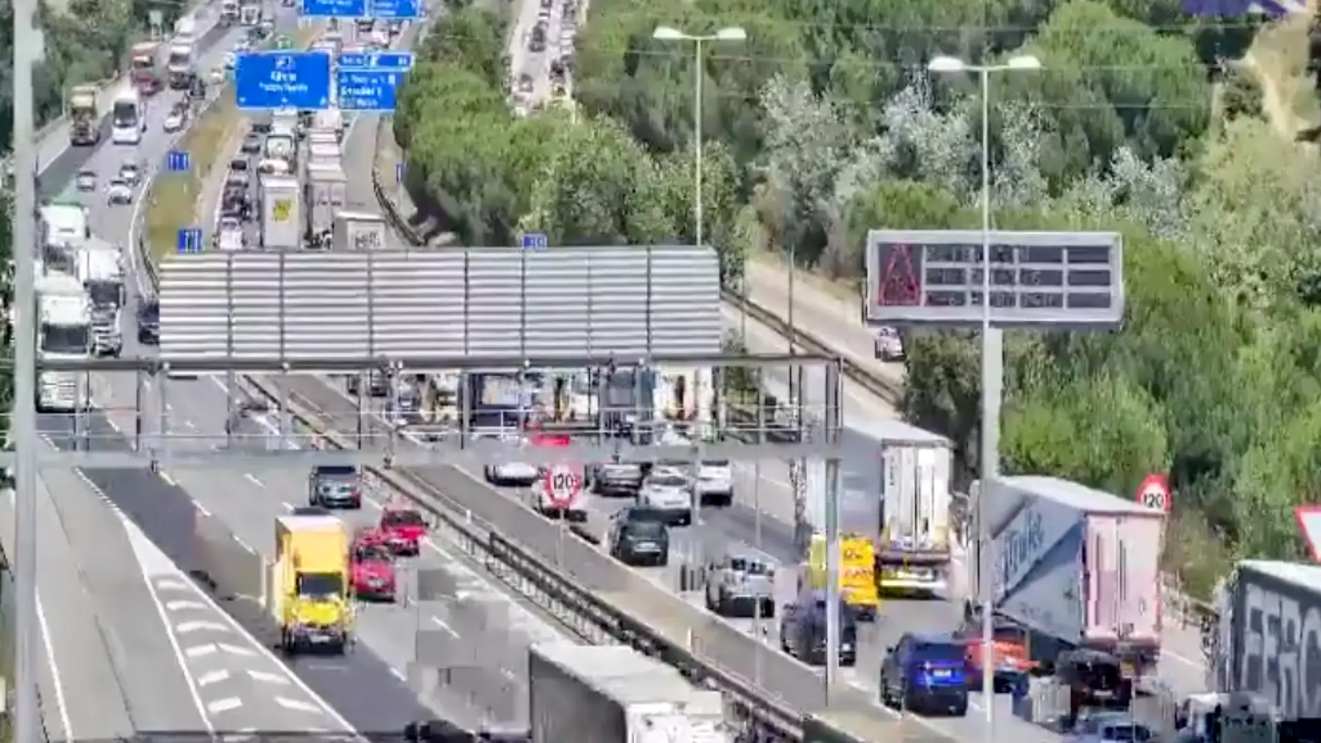 Un accidente colapsa la AP-7 en Barcelona: provoca varios kilómetros de retenciones hacia Girona