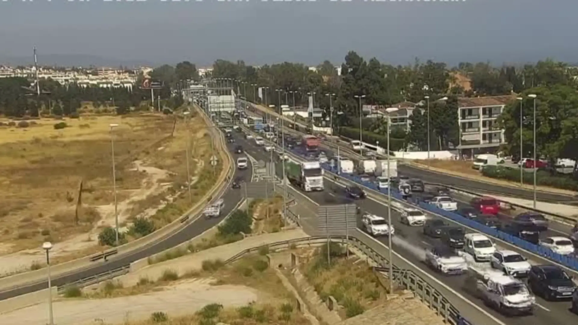 Accidente en la A-7 en Málaga: cerrado un carril y retenciones en ambos sentidos entre San Pedro Alcántara y Guadalmina