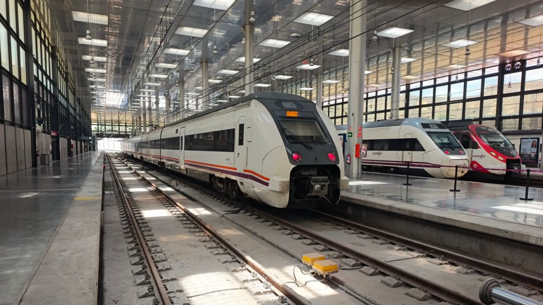Interrumpida la circulación de trenes en Tarragona entre Montblanc y L'Espluga de Francolí por un incendio junto a la vía