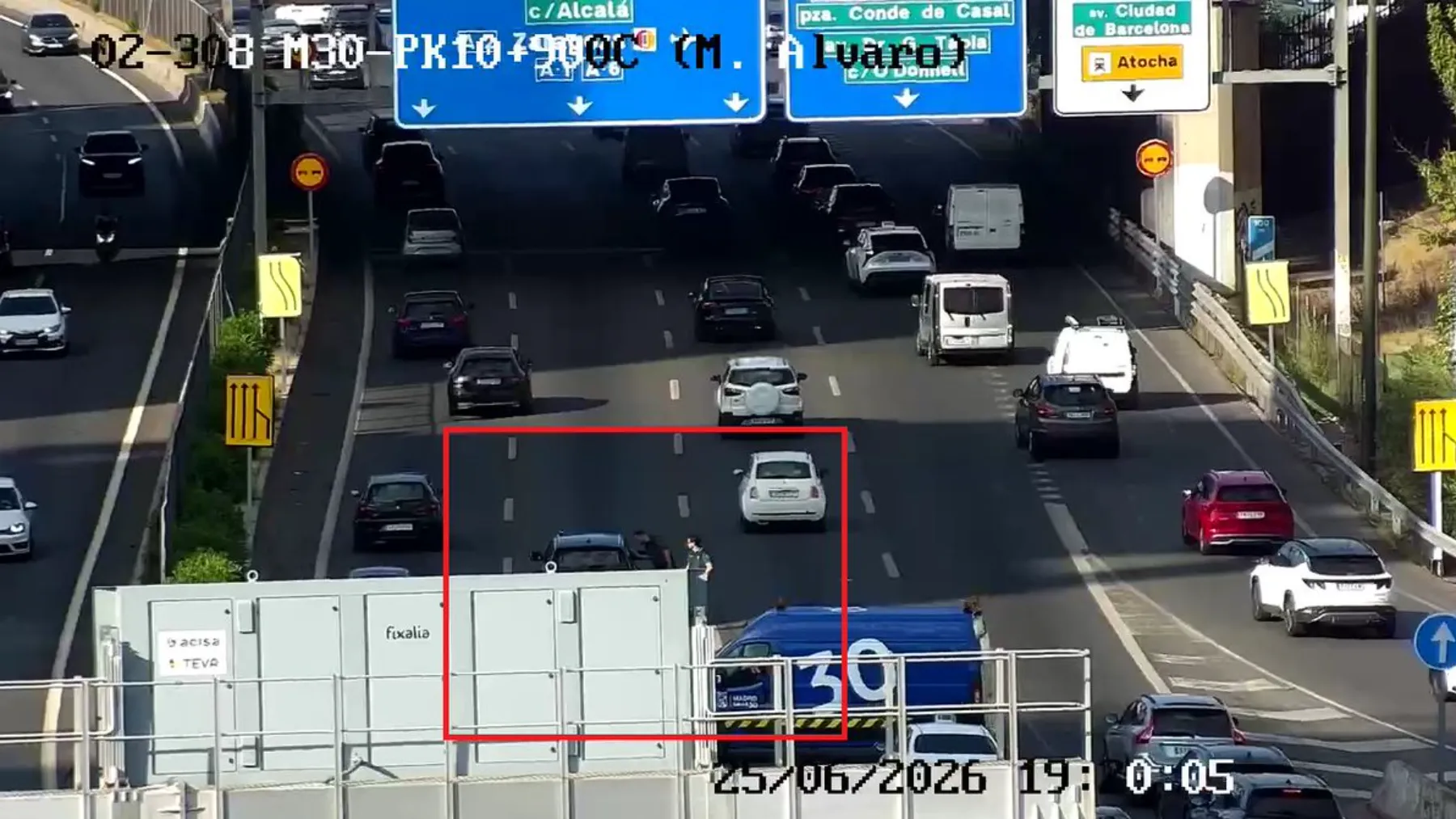 Un vehículo averiado provoca retenciones en la M-30 a la altura de Méndez Álvaro en sentido A-3