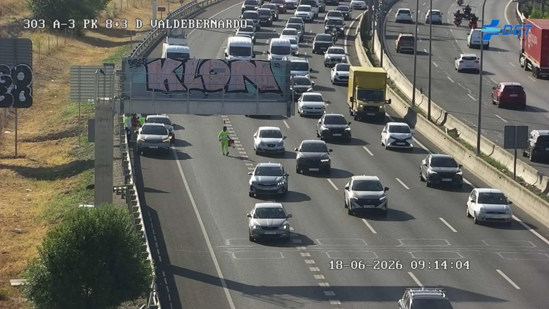 Problemas en la entrada a Madrid: un alcance ralentiza la A-3 a la altura de Vallecas