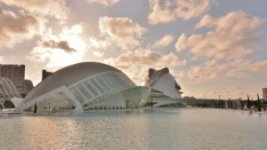 Cortes de tráfico en Valencia este fin de semana 6 y 7 de junio: Corpus Christi, Carrera de la Mujer y manifestación educativa