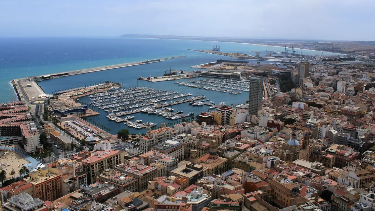 Cortes de tráfico en Alicante este fin de semana: calles afectadas por eventos y fiestas del 3 al 5 de julio