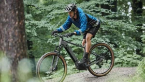 Lidl pone contra las cuerdas a las grandes marcas con una bicicleta eléctrica de 709 Wh por 1.399 euros: monta Shimano, Maxxis y batería LG