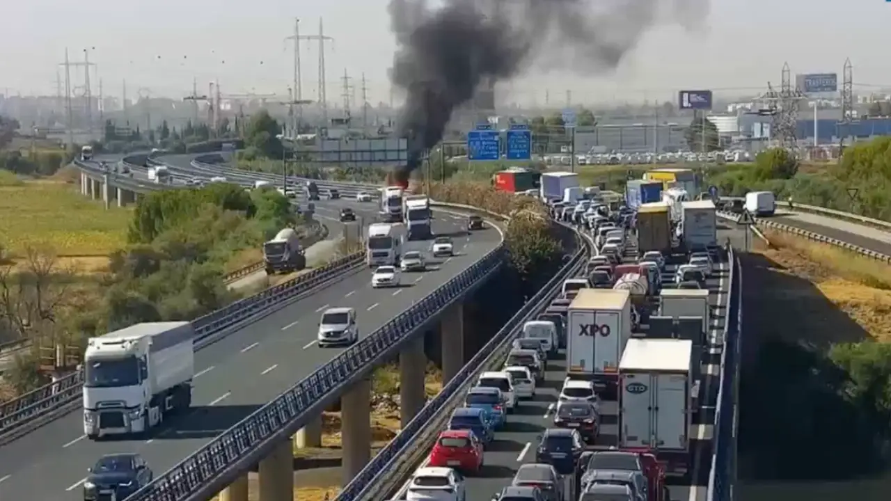 Cortada la A-66 en Sevilla por un incidente en Santiponce: desvío por la N-630