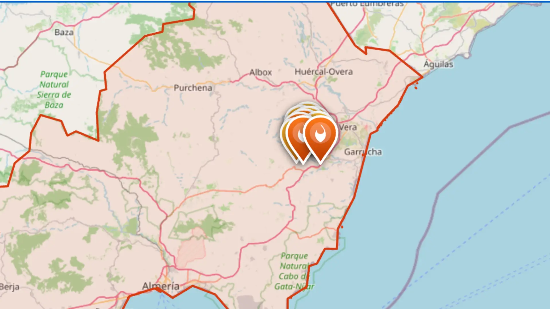Mapa del grave incendio en Los Gallardos: obliga a cortar la A-7 y varias carreteras en Almería y a desalojar Béjar