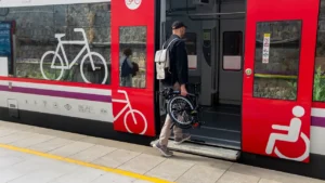 La incidencia en la línea C-3 de Cercanías Bilbao empeora: cancelados dos trenes y retrasos de hasta 30 minutos