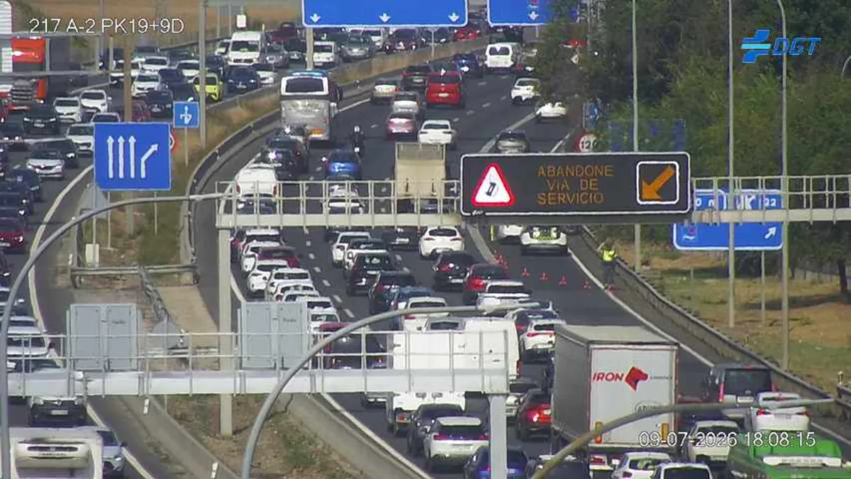La M-40 colapsa la circulación en Madrid y un accidente en la A-2 agrava los problemas de tráfico