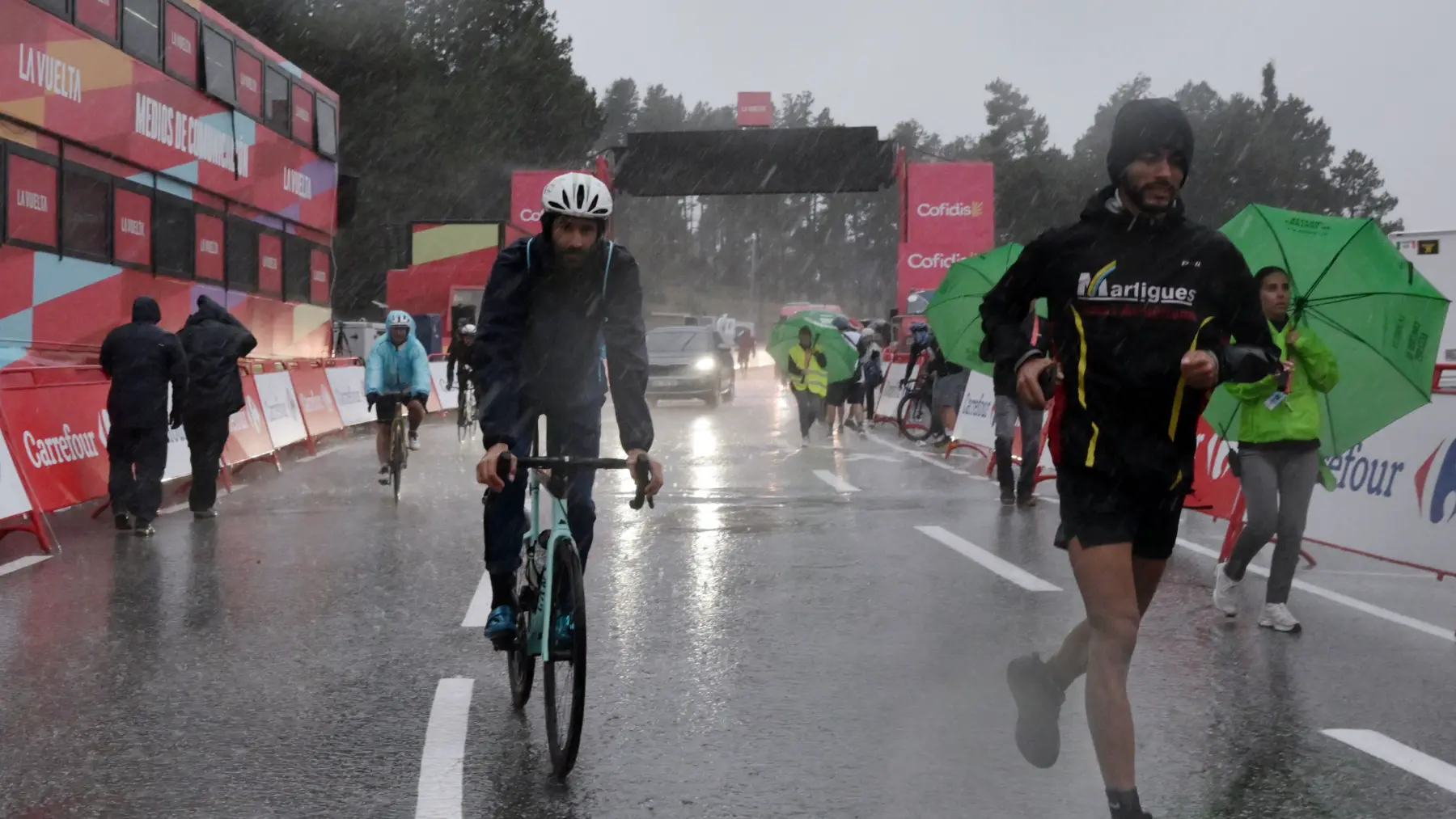 La Vuelta 2026 cancela la etapa 3 por una tormenta de granizo antes de la llegada a Font Romeu