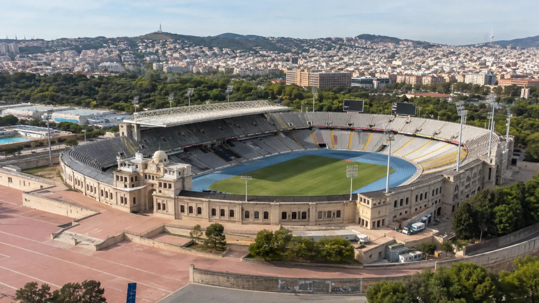 Cómo llegar al Estadi Olímpic Lluís Companys: metro, bus, coche y aparcamiento