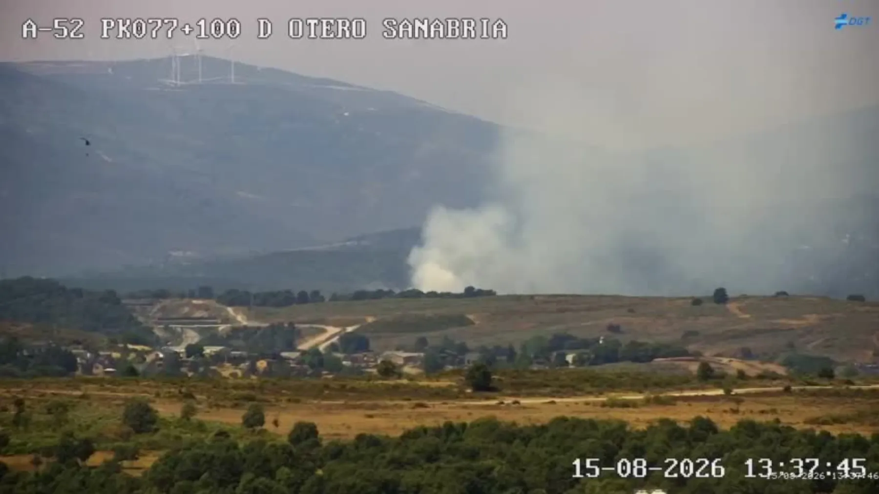 La DGT informa del corte de la A-52 por un incendio forestal en Zamora: desvíos por la N-525