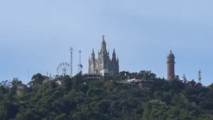Plan gratis para familias en Barcelona: el Tibidabo permitirá la entrada sin coste a los menores de 16 años durante la Mercè