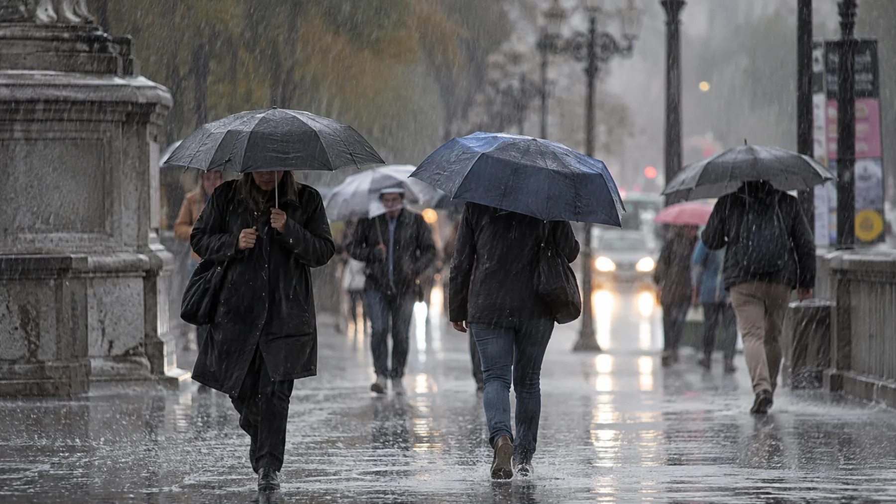 El tiempo del jueves 1 de octubre: aviso naranja en 5 comunidades y riesgo para los trenes en Cataluña, Aragón y Comunitat Valenciana