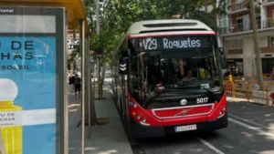 Huelga de autobuses de TMB en Barcelona: días de paro, horarios, servicios mínimos y cómo afecta al metro