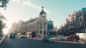 Cortes de tráfico en Madrid por la Cabalgata de la Hispanidad 2026: calles cortadas, horarios y cómo moverte