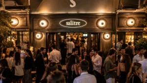 El local del barrio de Salamanca que lo tiene todo: tardeo, tapeo, cenas y copas en un mismo espacio que está conquistando Madrid