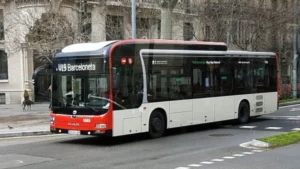 Nueve líneas de autobús de TMB afectadas por el temporal en Barcelona: estas son las rutas con cortes y desvíos